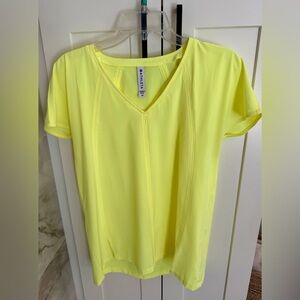 Athleta Bright Yellow Zephyr NEW Vneck Short Sleeve Stretch Shirt